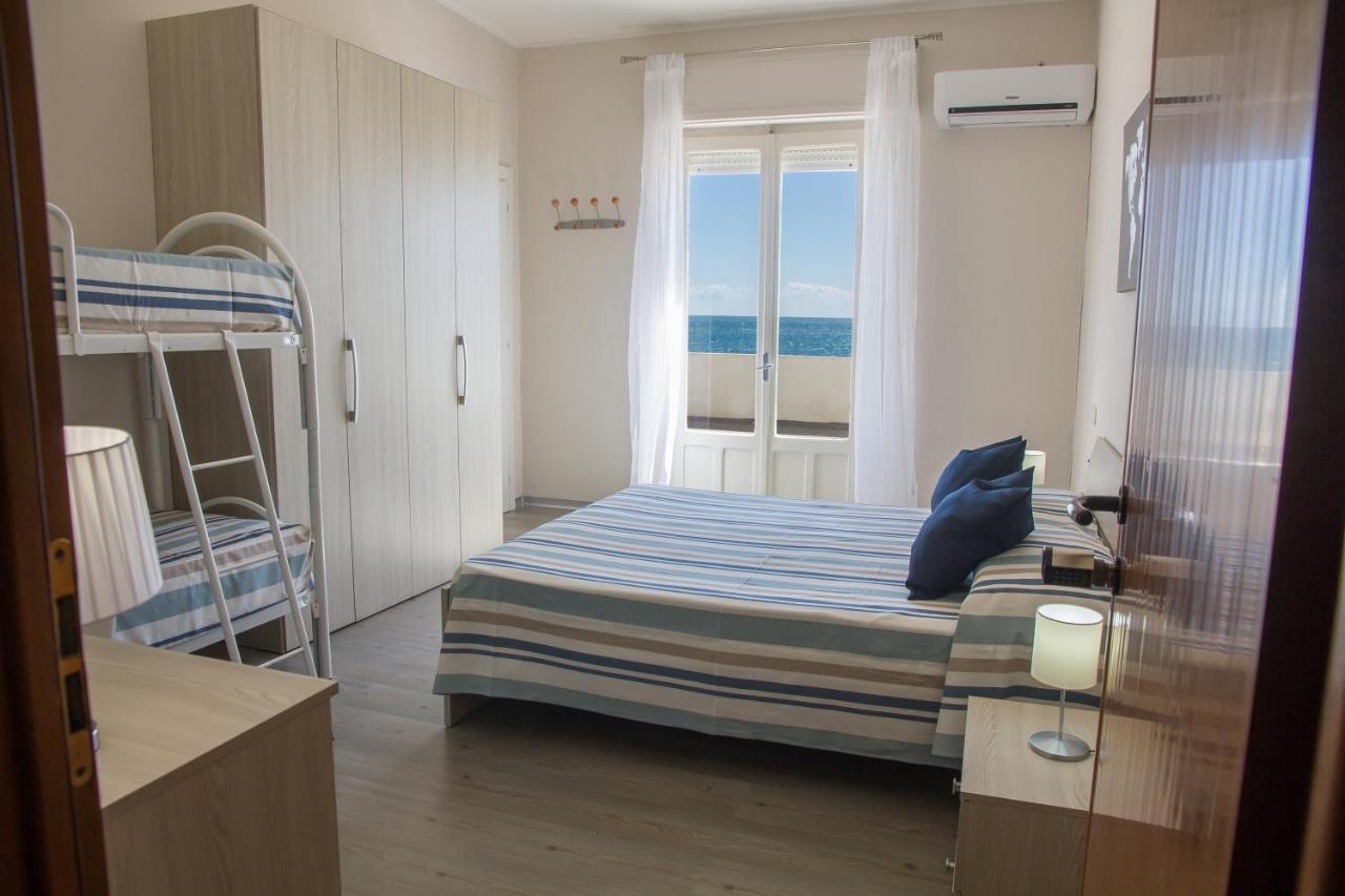 Bluriva Hotel Cirò Marina Eksteriør billede