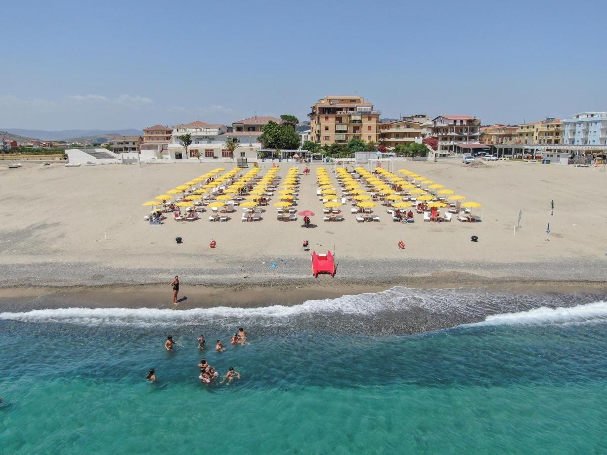 Bluriva Hotel Cirò Marina Eksteriør billede