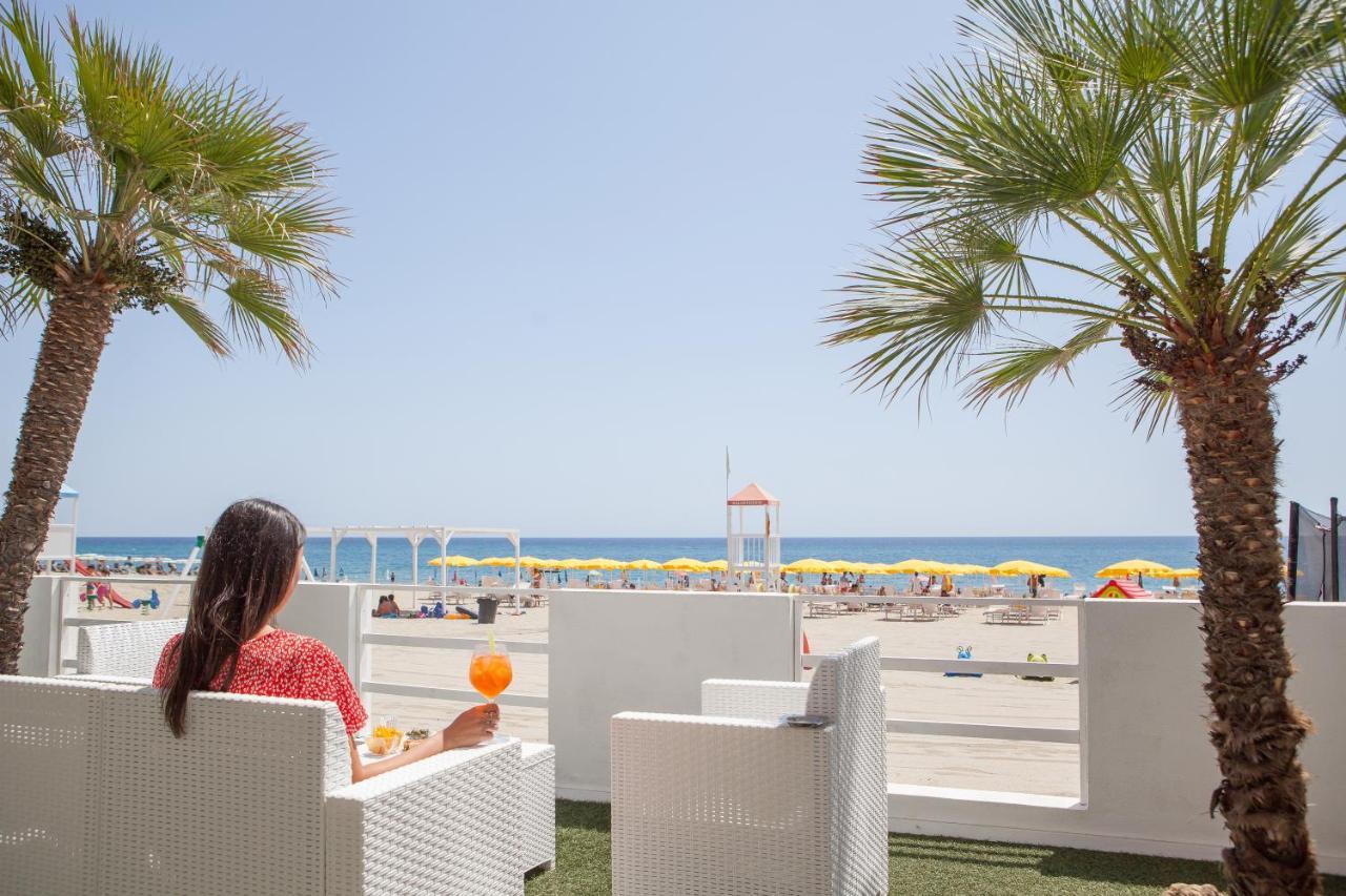 Bluriva Hotel Cirò Marina Eksteriør billede