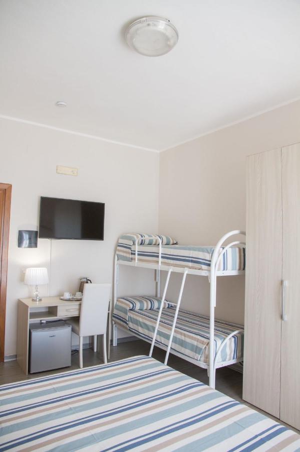 Bluriva Hotel Cirò Marina Eksteriør billede